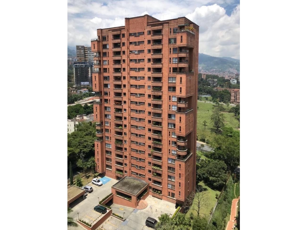 APARTAMENTO EXCLUSIVO EN VENTA EN EL POBLADO | 226 m² | VISTA PANORÁMI