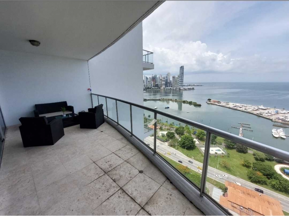 APARTAMENTO FRENTE AL MAR - AVENIDA BALBOA - PH SKY RESIDENCES