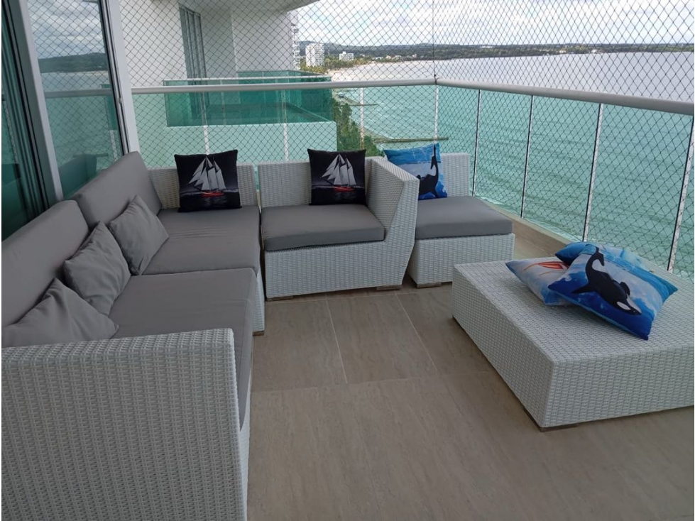 Apartamento Frente Al Mar En Primera Ensenada Coveñas $1.300 M
