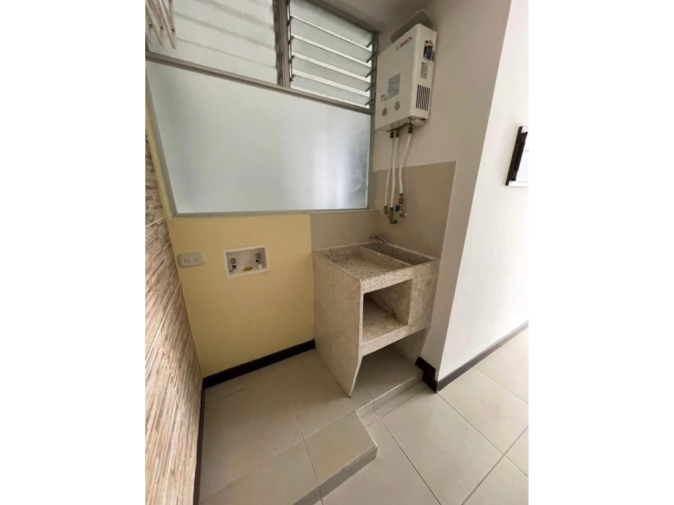 SE VENDE APARTAMENTO CERCA AL BARRIO LAURELES — foto 6