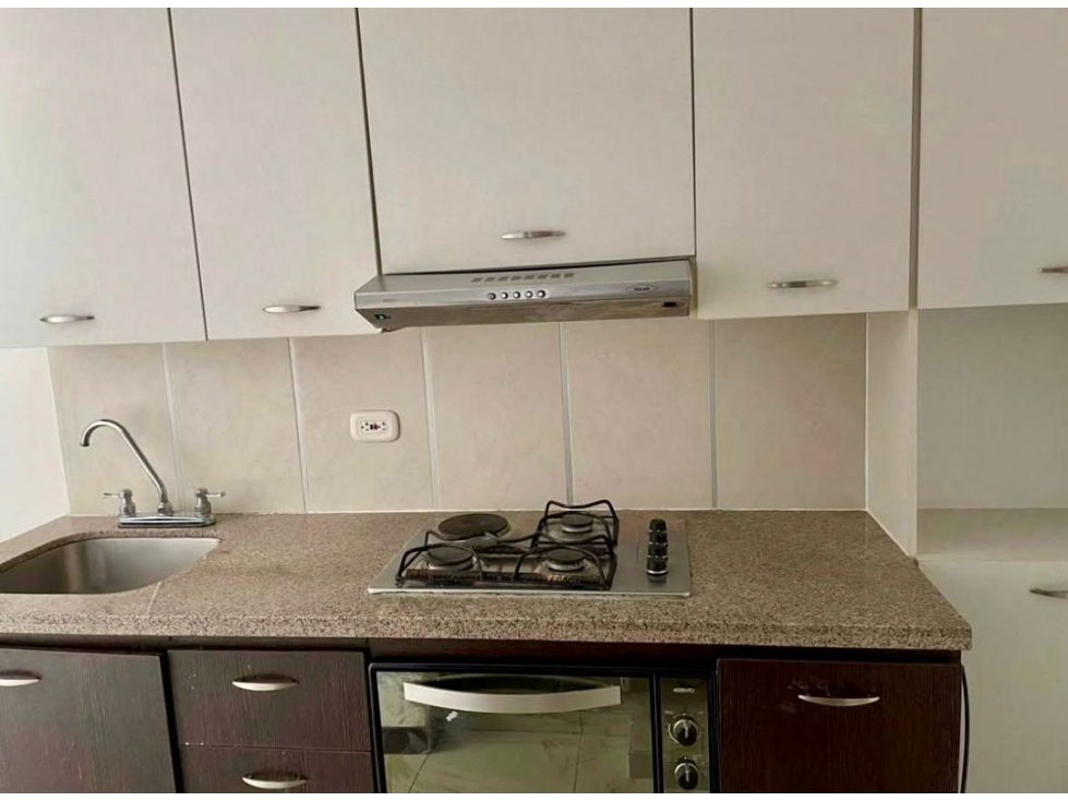 SE VENDE APARTAMENTO CERCA AL BARRIO LAURELES — foto 3