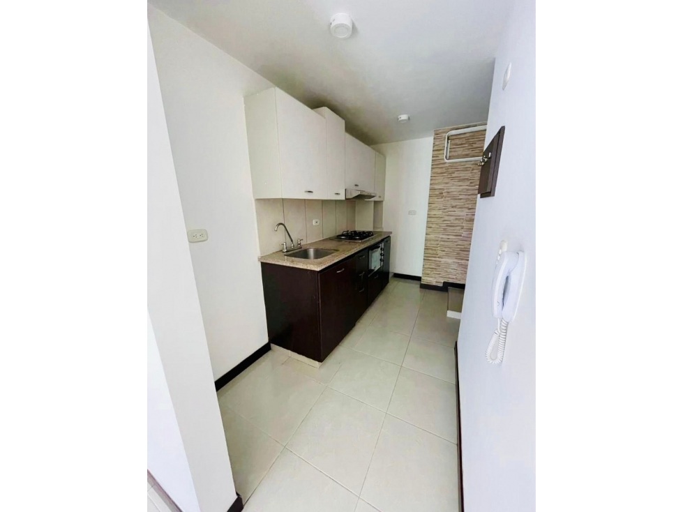 SE VENDE APARTAMENTO CERCA AL BARRIO LAURELES — foto 4