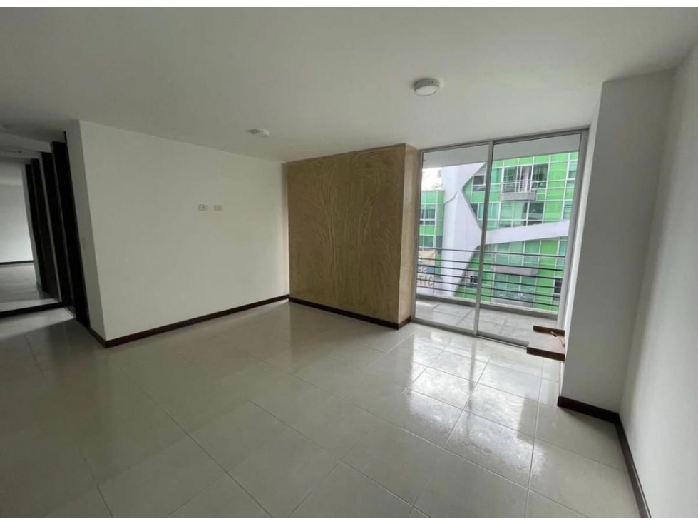 SE VENDE APARTAMENTO CERCA AL BARRIO LAURELES — foto 2