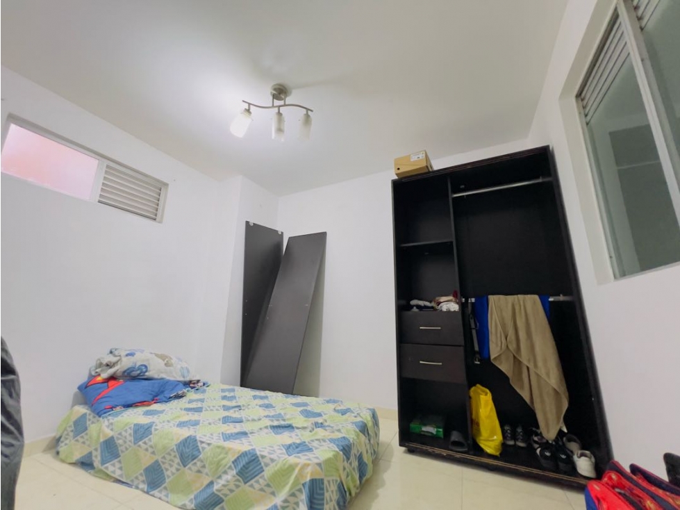 Apartamento Interno En Barrio Pérez A 5 Min Del Parque $199M — foto 4
