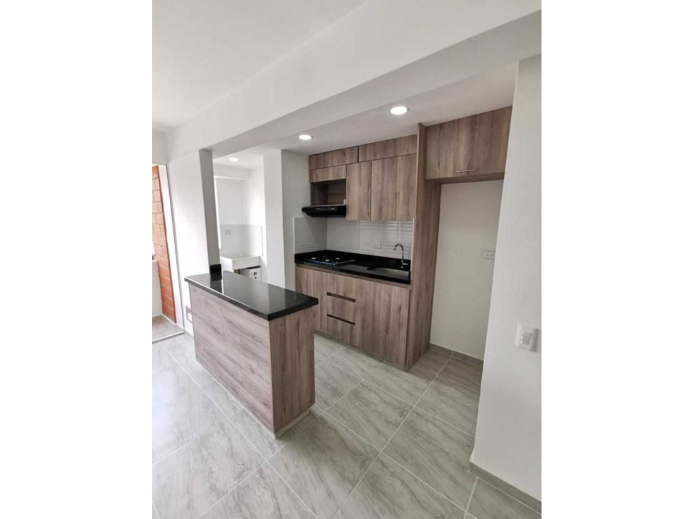 Apartamento itagui ditaires piso alto/linda/vista buenos acabados