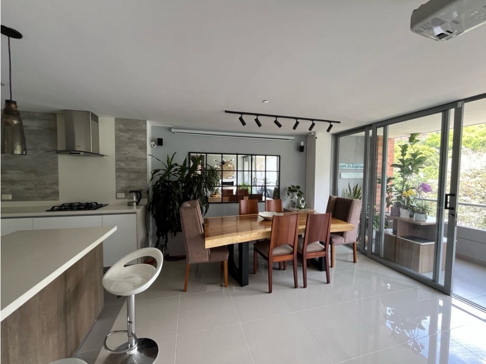 APARTAMENTO LOMA DE BRUJAS 148mt2/ 3 ALCOBAS CON BAÑO +SERVICIO/ VISTA