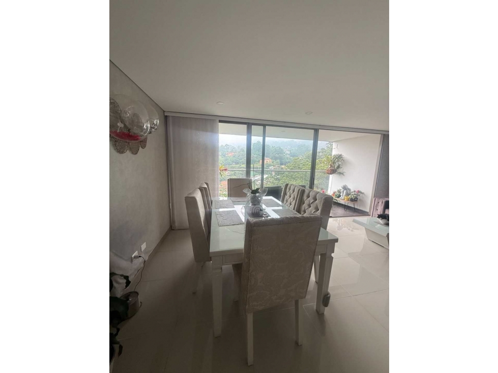 Apartamento loma el esmeraldal,de tres habitaciones excelente vista. — foto 2