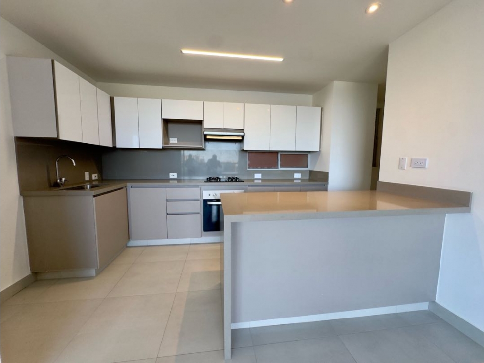 APARTAMENTO LUXURY LADO SOMBRA VISTA AL RIO CORTINAS PORTAL DE GENOVES — foto 4