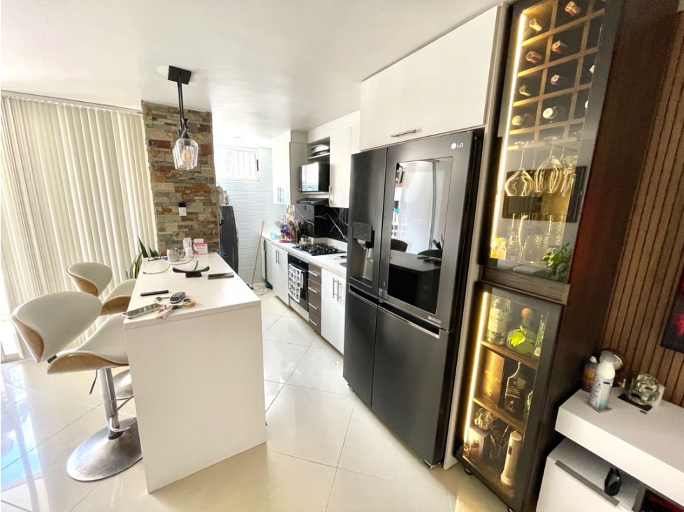 Apartamento moderno en arriendo en el sector Conquistadores, Medellin. — foto 4