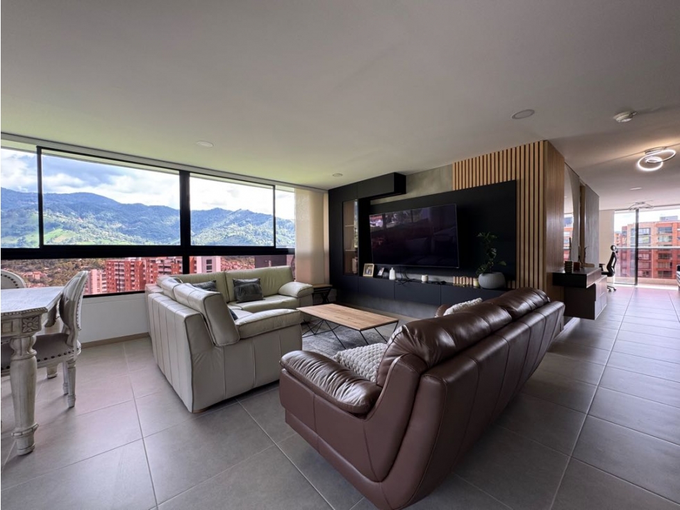 Apartamento moderno en venta en Envigado Loma las Brujas con vista