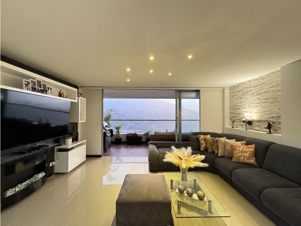 Apartamento moderno en venta Envigado Loma las Brujas vista definida — foto 3