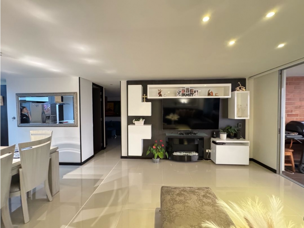Apartamento moderno en venta Envigado Loma las Brujas vista definida — foto 6