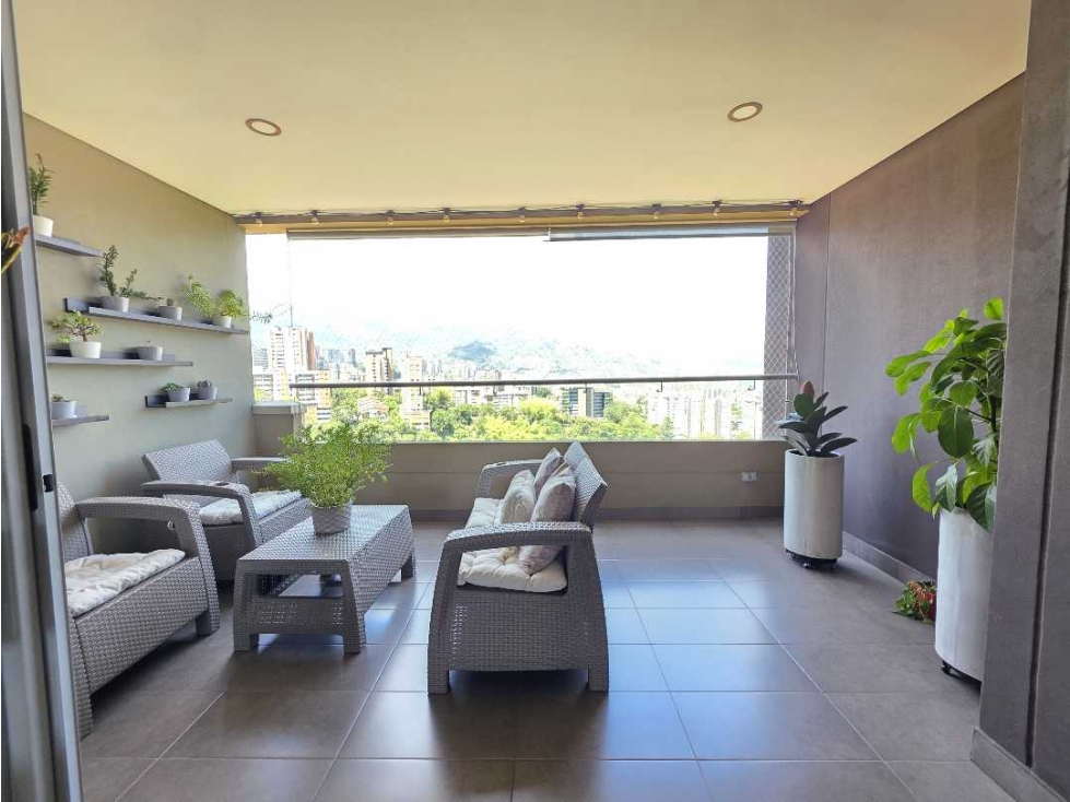 Apartamento Moderno en venta, Loma Benedictinos, Envigado