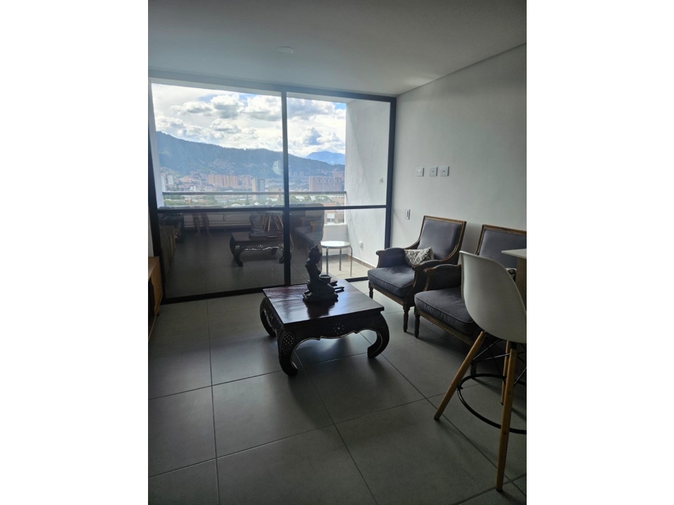 APARTAMENTO MUY COMERCIAL EN ENVIGADO / SEÑORIAL — foto 2
