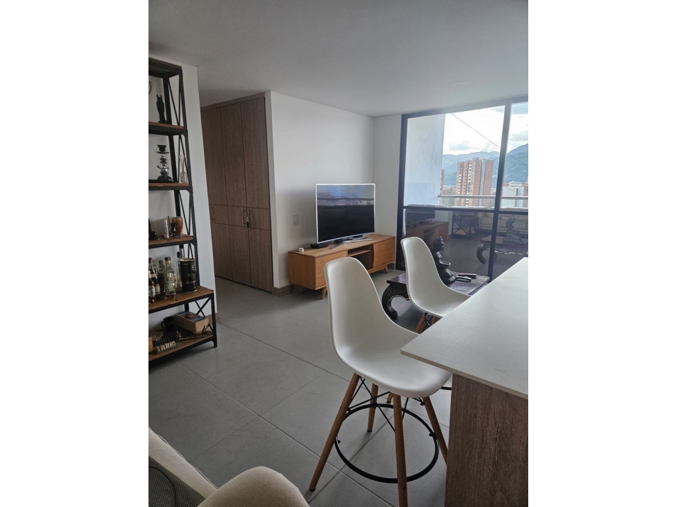 APARTAMENTO MUY COMERCIAL EN ENVIGADO / SEÑORIAL — foto 3