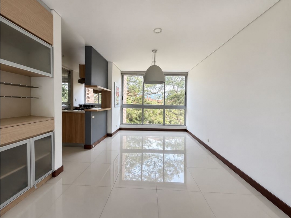 APARTAMENTO MUY COMERCIAL EN EL POBLADO - FLORIDA — foto 2