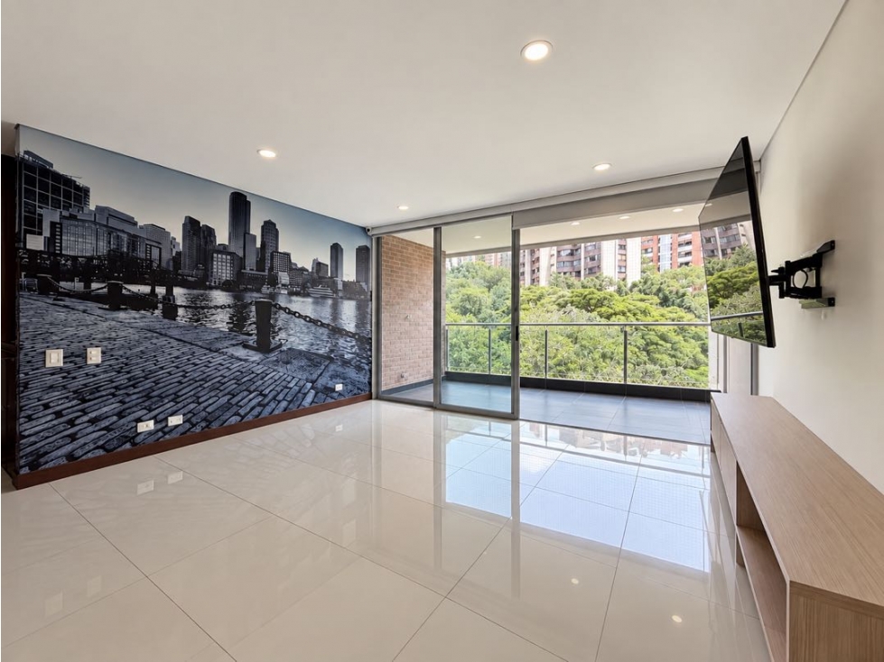 APARTAMENTO MUY COMERCIAL EN EL POBLADO - FLORIDA — foto 3