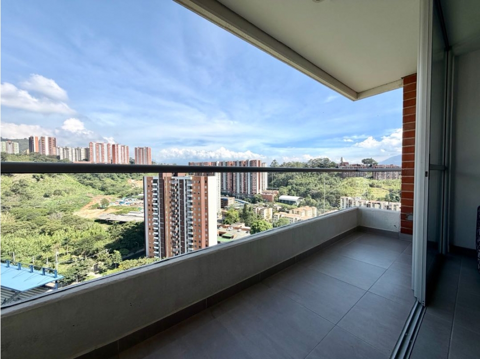 APARTAMENTO MUY COMERCIAL EN ITAGÜÍ - LAS CHIMENEAS — foto 3
