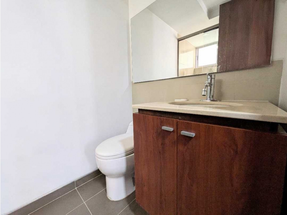 APARTAMENTO MUY COMERCIAL SECTOR LOS CEYLAN — foto 3