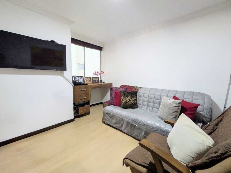 APARTAMENTO MUY COMERCIAL SECTOR LOS CEYLAN — foto 6