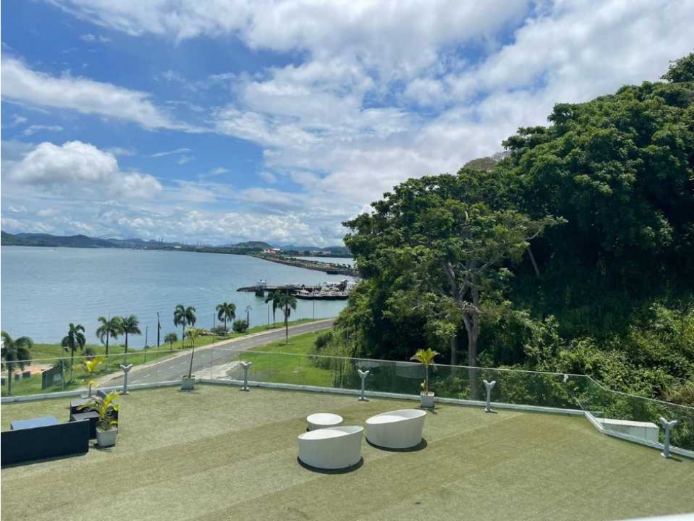 ALQUILER APARTAMENTO NAOS CAUSEWAY AMADOR