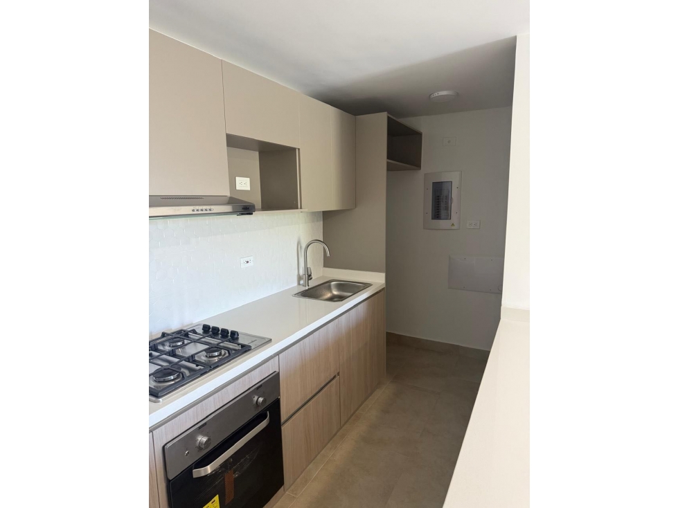 APARTAMENTO NUEVO ARRIENDO MIRADOR DEL PUERTO PISO ALTO LADO SOMBRA — foto 2