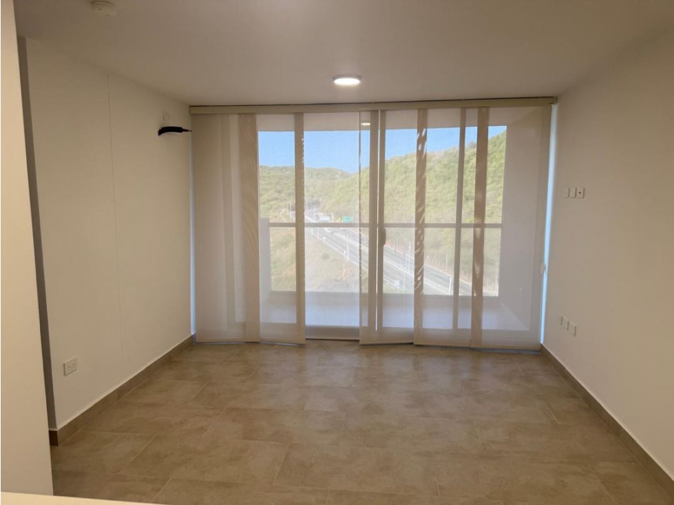 APARTAMENTO NUEVO ARRIENDO MIRADOR DEL PUERTO PISO ALTO LADO SOMBRA — foto 4