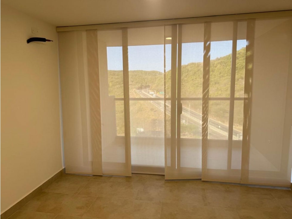 APARTAMENTO NUEVO ARRIENDO MIRADOR DEL PUERTO PISO ALTO LADO SOMBRA — foto 5