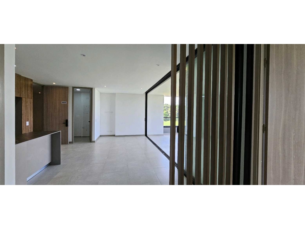 Apartamento en arriendo en exclusivo edificio en Cerritos. Piso bajo — foto 2