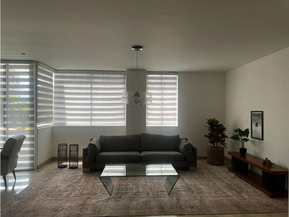 Apartamento Amoblado en Arriendo en El Poblado sector San Lucas — foto 2