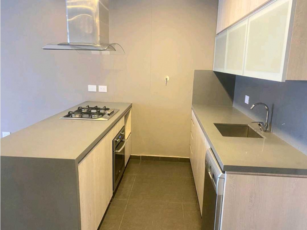 APARTAMENTO PARA LA RENTA EN EL POBLADO SECTOR ALTOS DEL POBLADO — foto 4