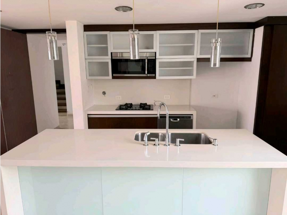 APARTAMENTO PARA LA RENTA EN EL POBLADO SECTOR LOMA LAS SANTAS — foto 4