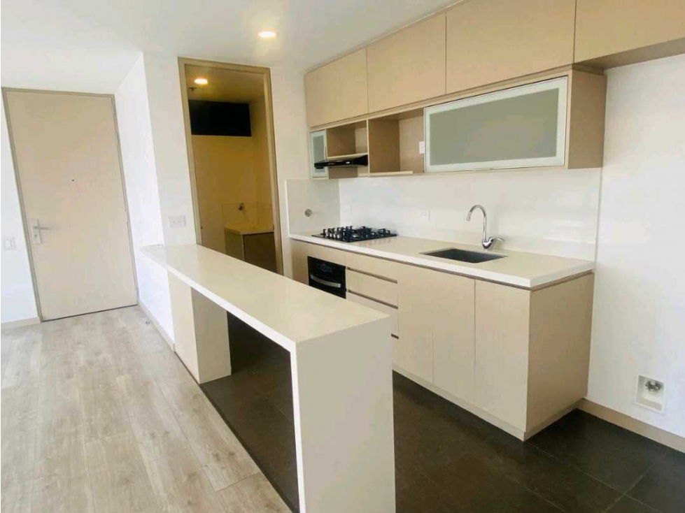 APARTAMENTO PARA LA RENTA EN EL POBLADO SECTOR ALTOS DEL POBLADO