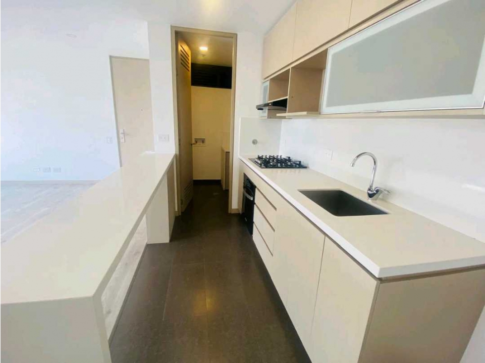APARTAMENTO PARA LA RENTA EN EL POBLADO SECTOR ALTOS DEL POBLADO — foto 2