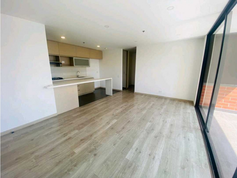 APARTAMENTO PARA LA RENTA EN EL POBLADO SECTOR ALTOS DEL POBLADO — foto 4