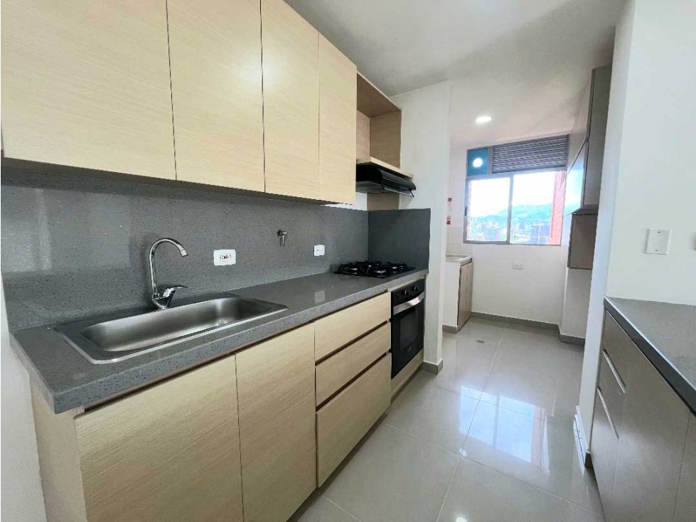 APARTAMENTO PARA LA RENTA EN ENVIGADO SECTOR JARDINES — foto 2