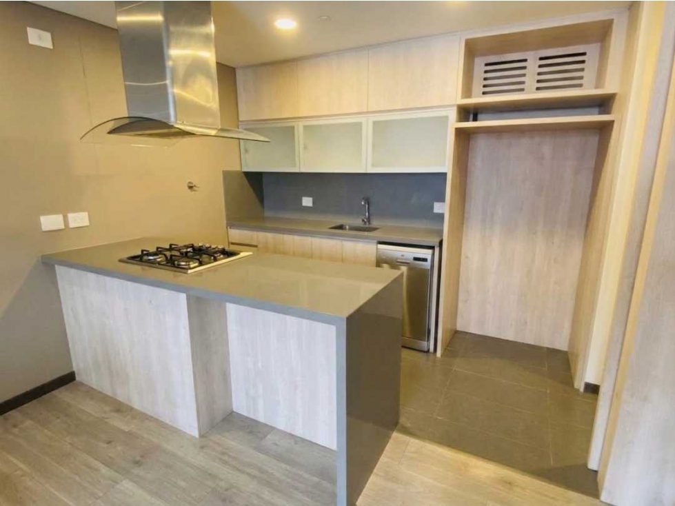 APARTAMENTO PARA LA RENTA EN EL POBLADO SECTOR ALTOS DEL POBLADO
