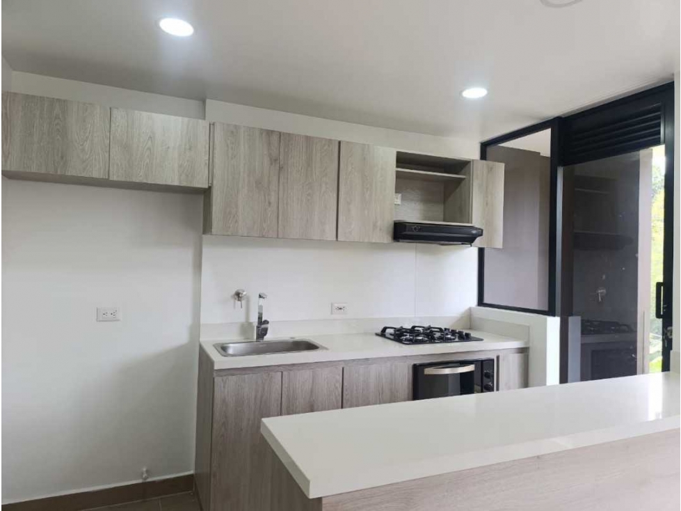 APARTAMENTO PARA LA RENTA EN EL RETIRO