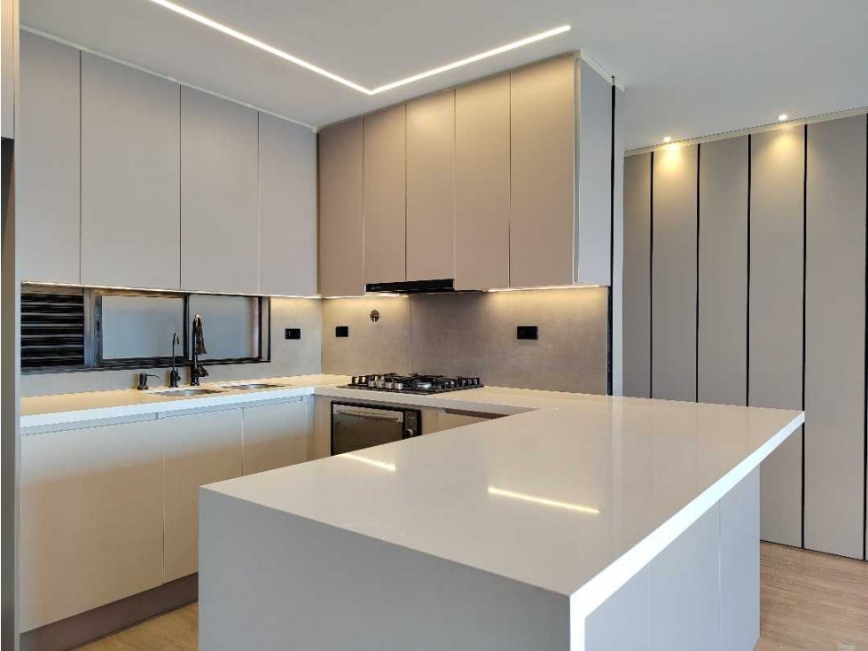 APARTAMENTO PARA LA RENTA EN EL POBLADO SECTOR EL TESORO