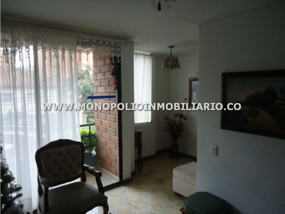 APARTAMENTO PARA LA RENTA EN LAURELES MEDELLIN COD: 5996