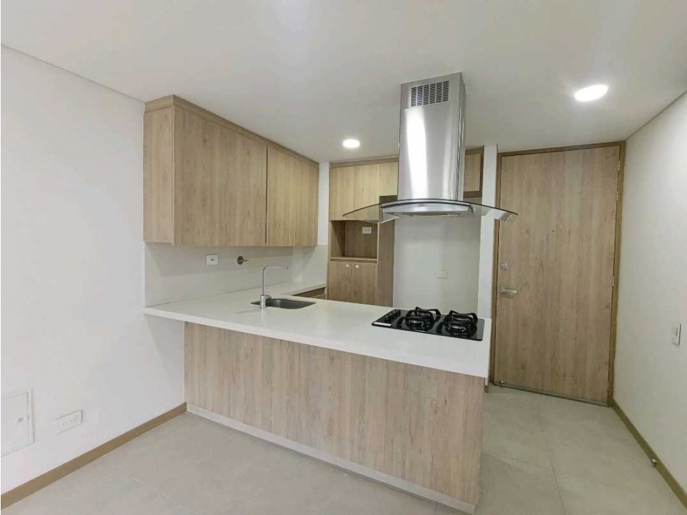 APARTAMENTO PARA LA RENTA EN LAS PALMAS SECTOR COUNTRY CLUB