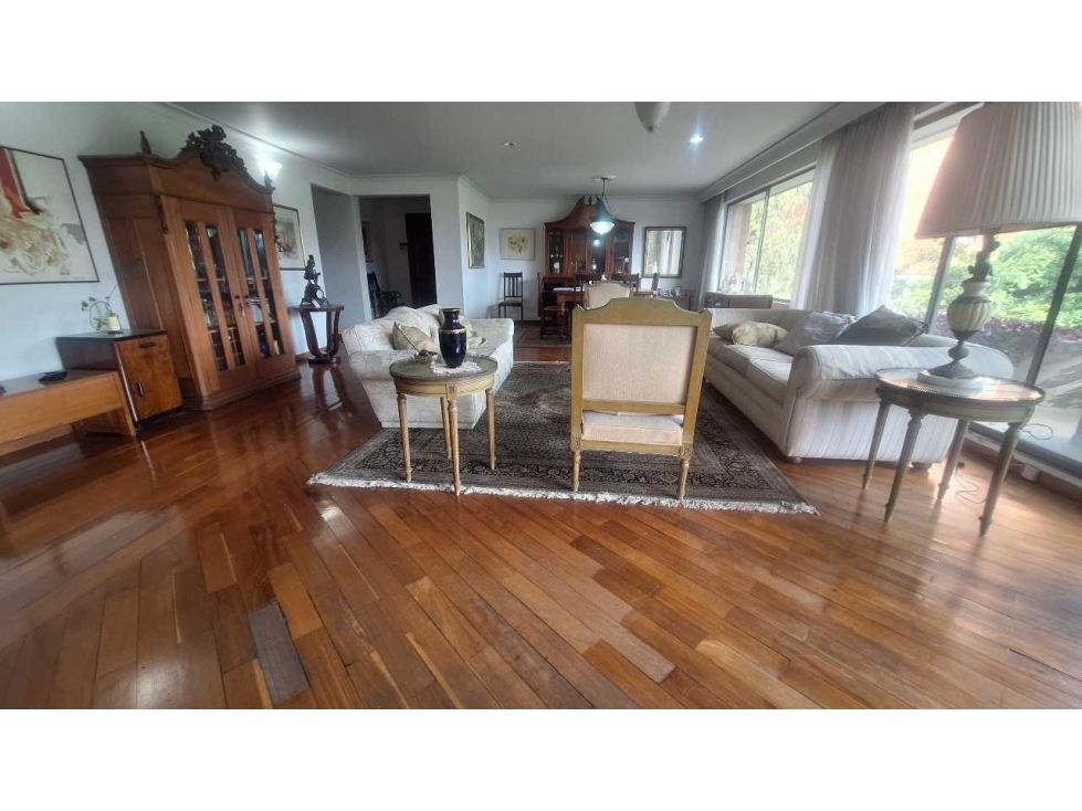 APARTAMENTO PARA LA VENTA QUE PARECE UNA CASA BARRIO LALINDE, POBLADO. — foto 3