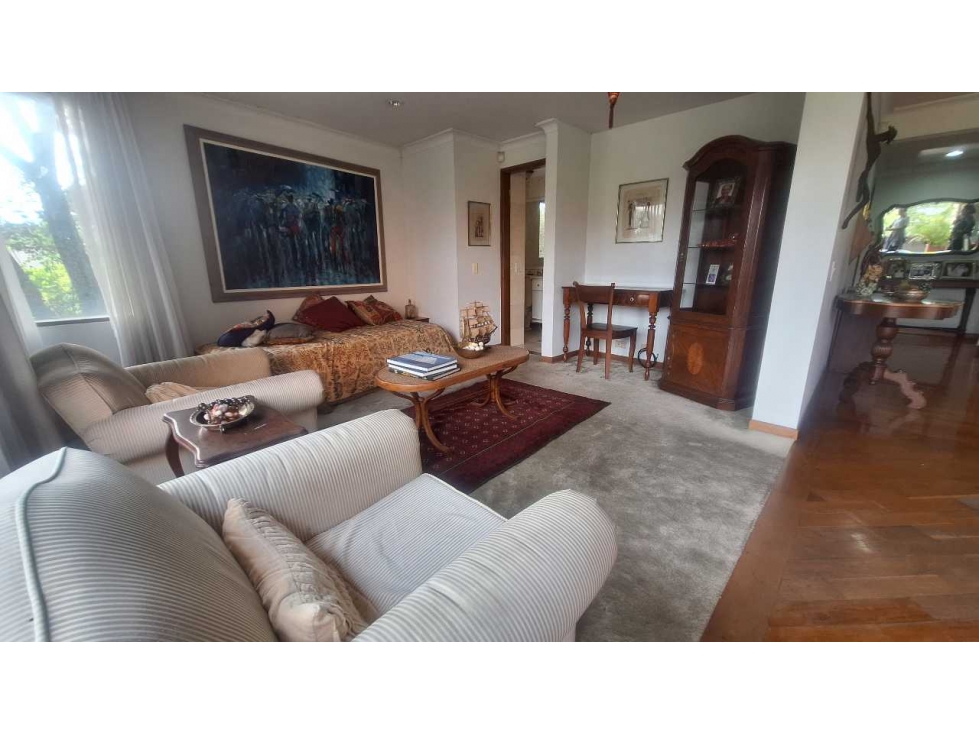 APARTAMENTO PARA LA VENTA QUE PARECE UNA CASA BARRIO LALINDE, POBLADO. — foto 5