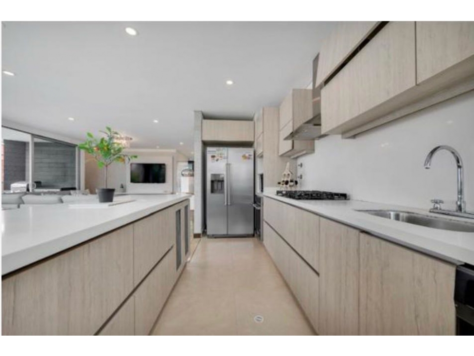 Apartamento para la venta en Castopol, El Poblado, Medellin — foto 2