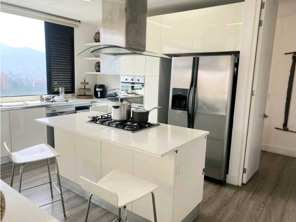 APARTAMENTO PARA LA VENTA EN EL POBLADO SECTOR LOS BALSOS
