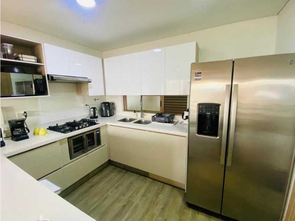 APARTAMENTO PARA LA VENTA EN EL POBLADO SECTOR EL TESORO — foto 4