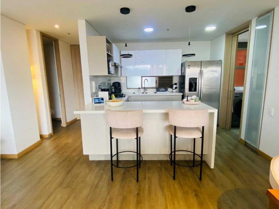 APARTAMENTO PARA LA VENTA EN EL POBLADO SECTOR EL TESORO — foto 2