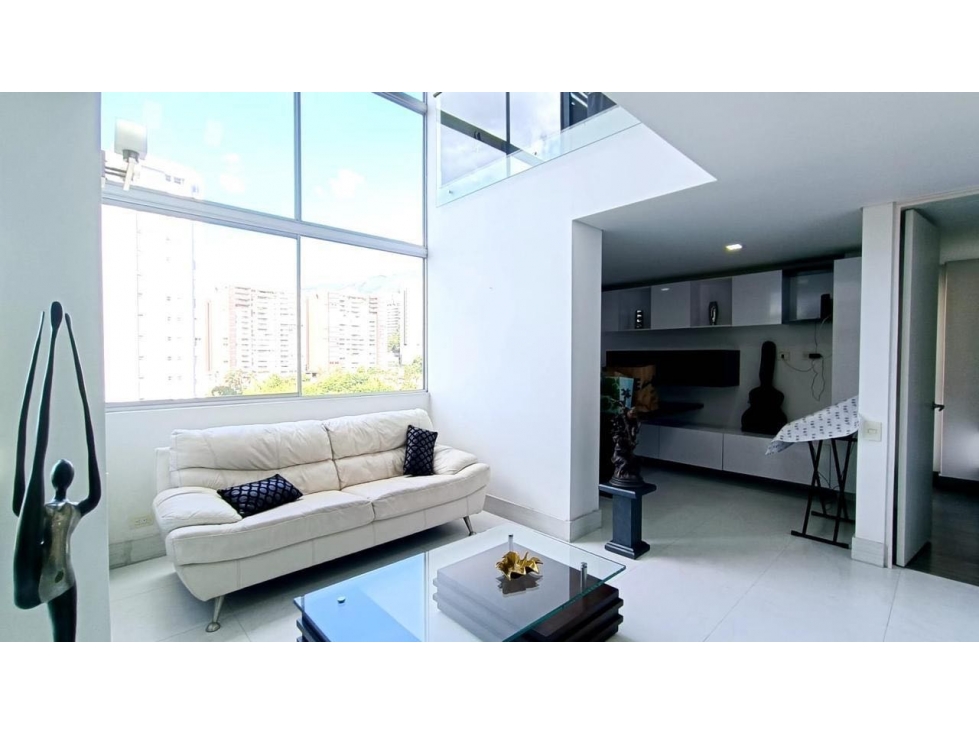 Apartamento Dúplex en Venta en Envigado en la Loma del Esmeraldal