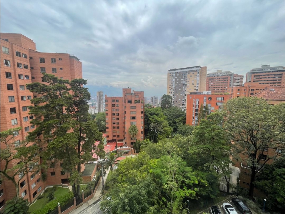 Apartamento para reformar por tesoro amplio y bien ubicado