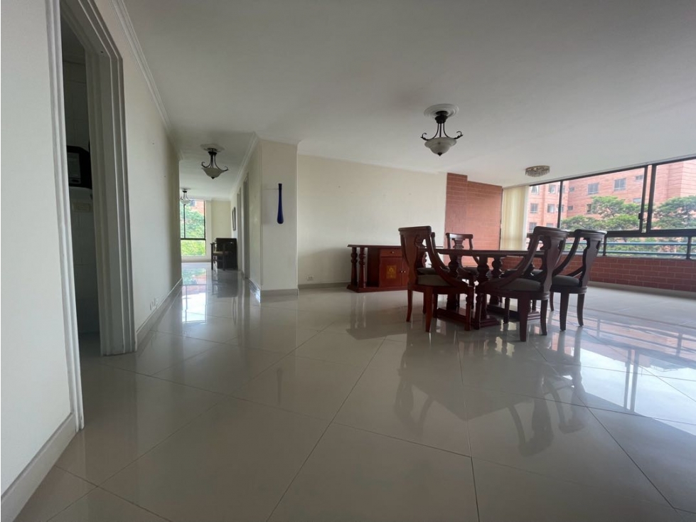 Apartamento para reformar por tesoro amplio y bien ubicado — foto 3